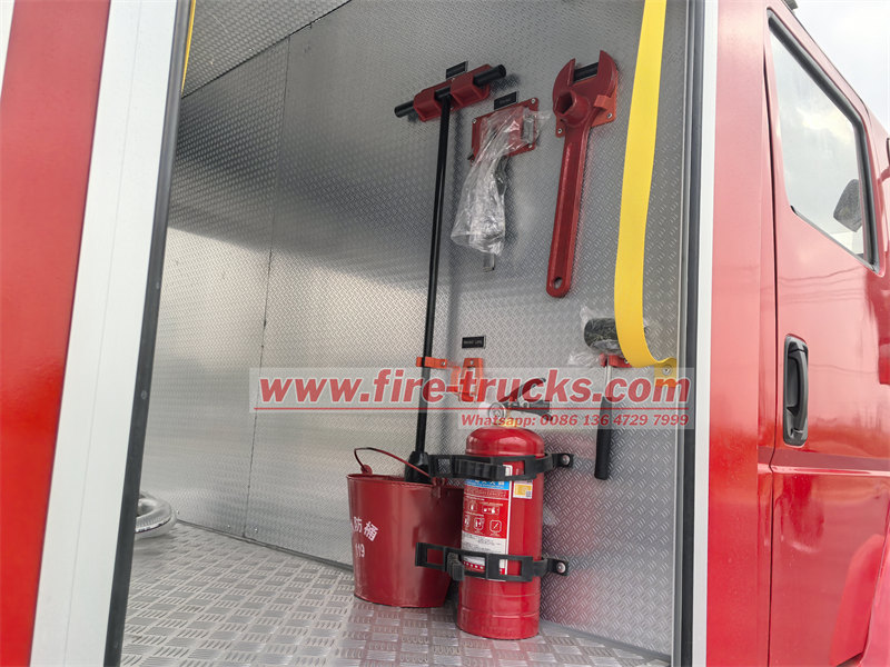 ISUZU foam tender fire truck