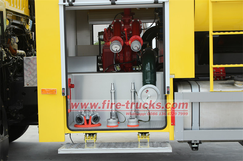 ISUZU GIGA water tanker fire truck