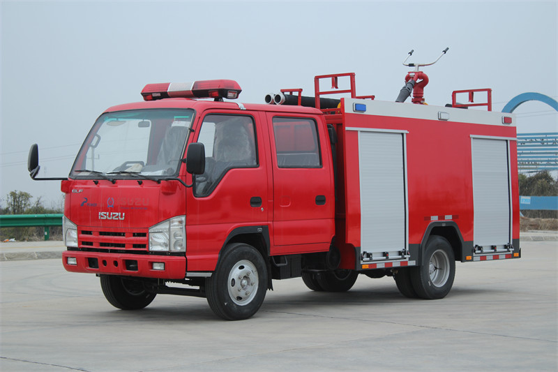 Isuzu NKR small fire pumper truck