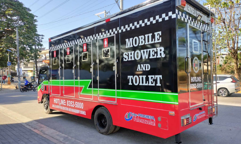 Japan Isuzu Mobile Emergency Shower and Toilet Vehicles pictures factory Japan Isuzu Mobile Emergency Shower and Toilet Vehicles pictures factory