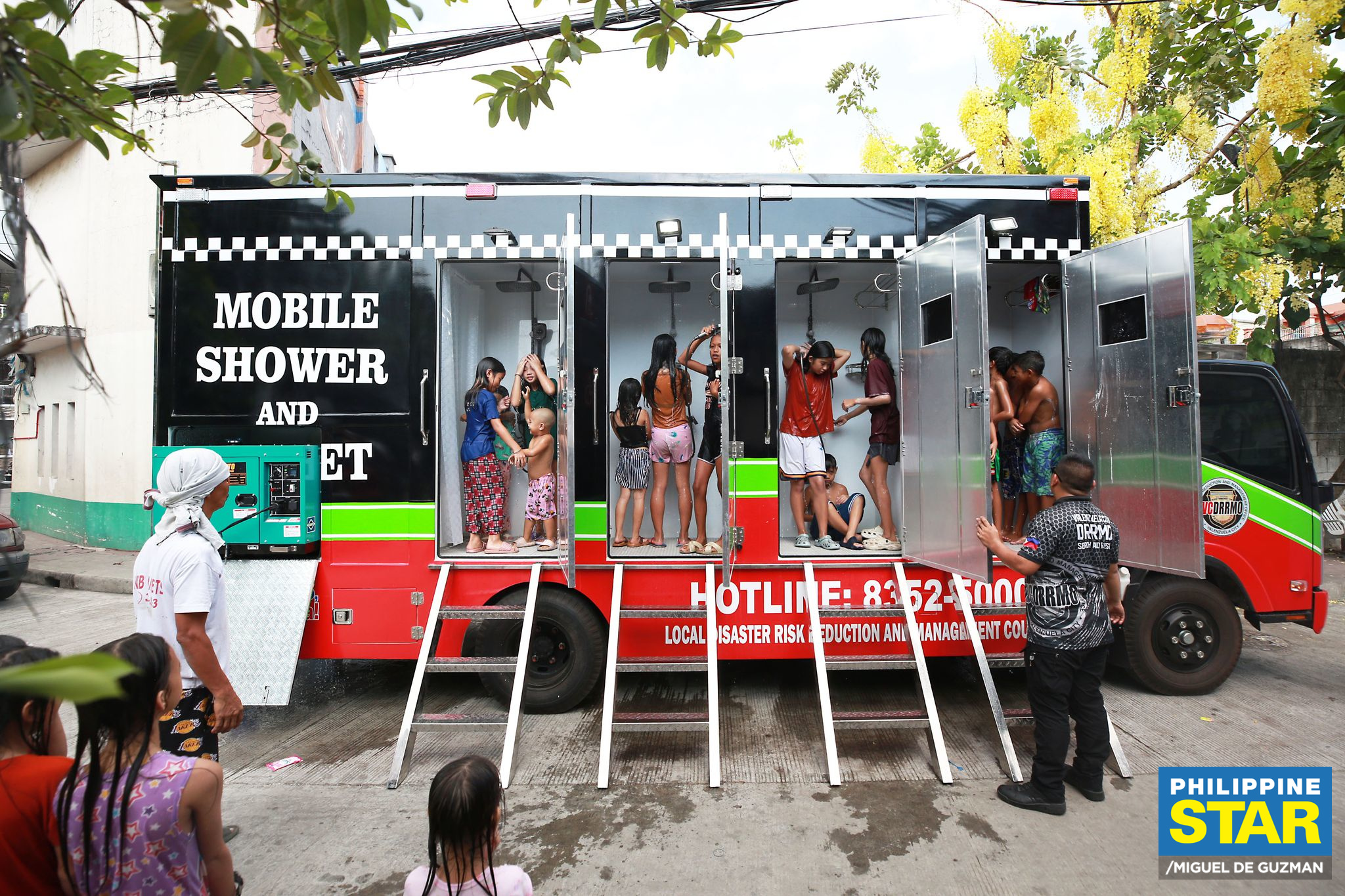 Japan Isuzu Mobile Emergency Shower and Toilet Vehicles pictures factory Japan Isuzu Mobile Emergency Shower and Toilet Vehicles pictures factory