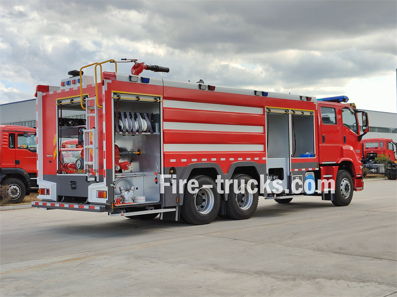 ISUZU GIGA water foam tanker fire engine