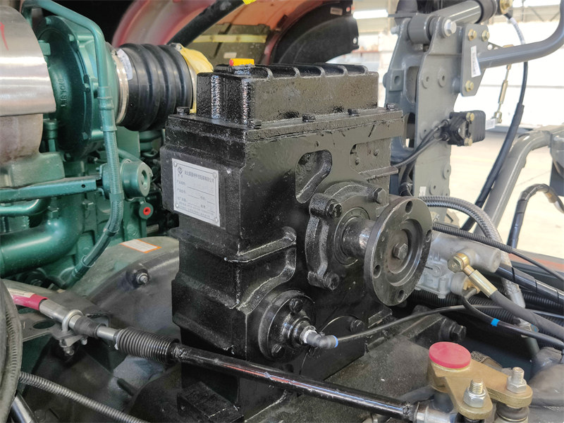 HOWO fire truck mounted with Sandwich PTO