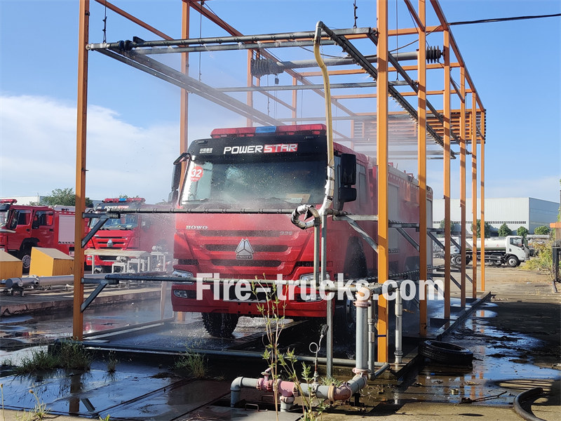 HOWO pumper fire engine waterproof testing