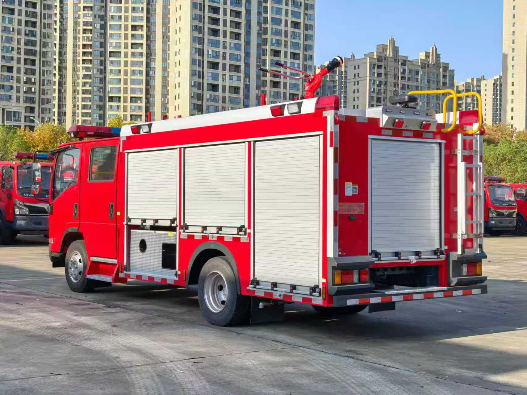 Isuzu 700P foam fire fighting truck